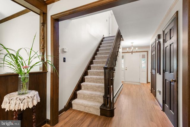 500 REEDS RD, Downingtown, PA 19335