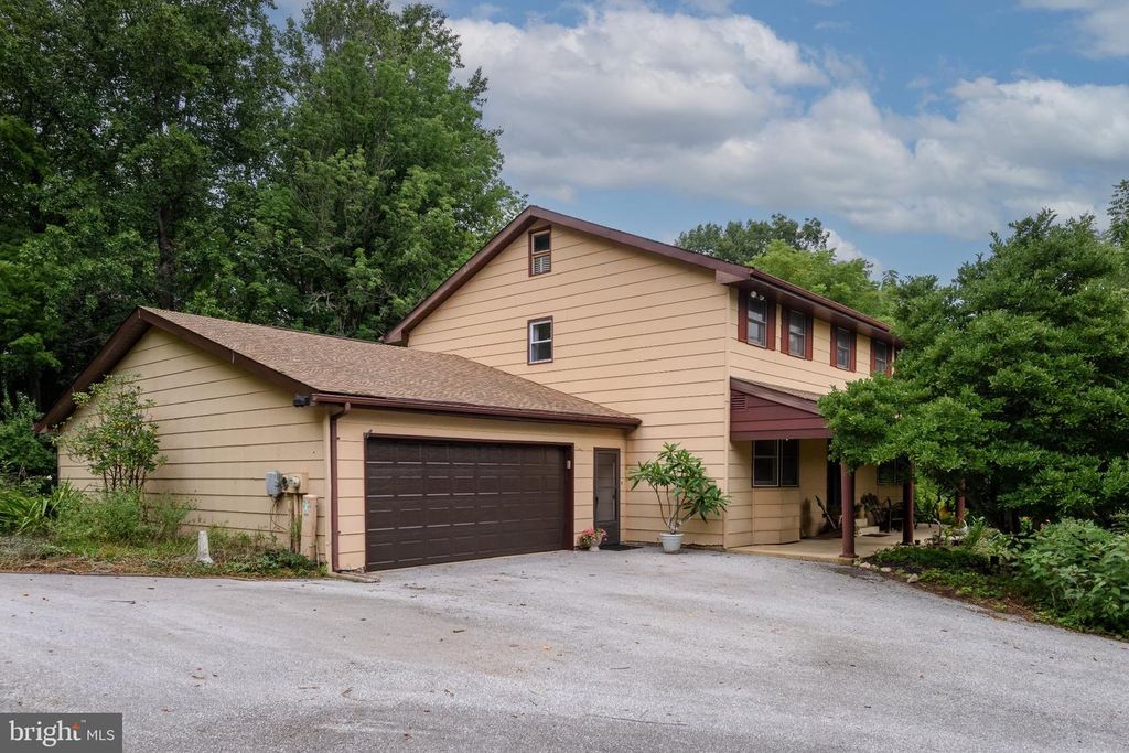500 REEDS RD, Downingtown, PA 19335