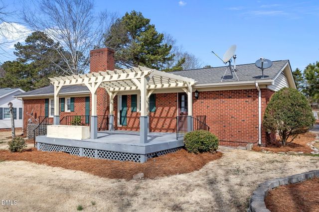 41 Woodcroft Drive, Angier, NC 27501