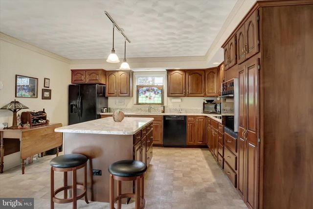 1851 BONNIE BLUE LN, Middletown, PA 17057