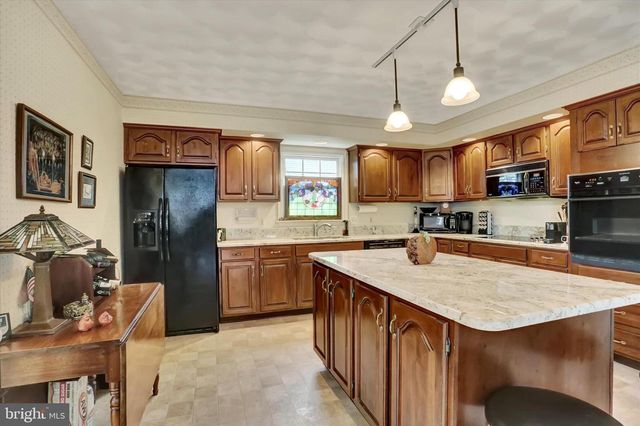 1851 BONNIE BLUE LN, Middletown, PA 17057