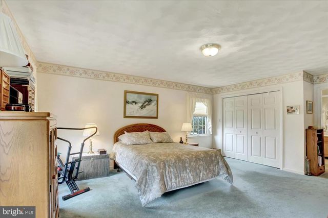 1851 BONNIE BLUE LN, Middletown, PA 17057