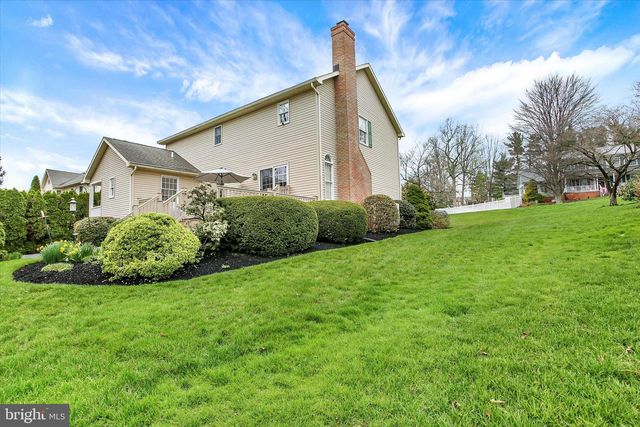 1851 BONNIE BLUE LN, Middletown, PA 17057