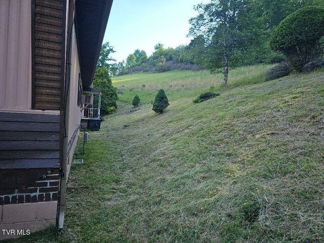 2056 Honey Camp Road, Clintwood, VA 24228