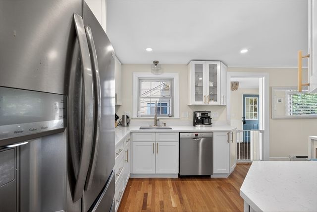 9 Milton Rd, Barrington, RI 02806