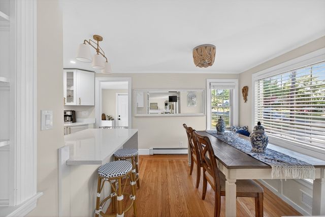 9 Milton Rd, Barrington, RI 02806