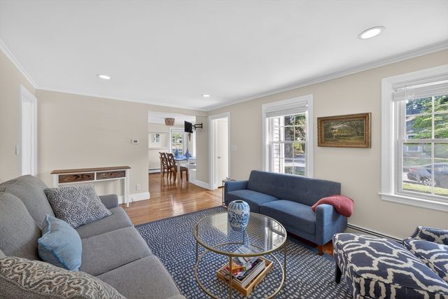 9 Milton Rd, Barrington, RI 02806