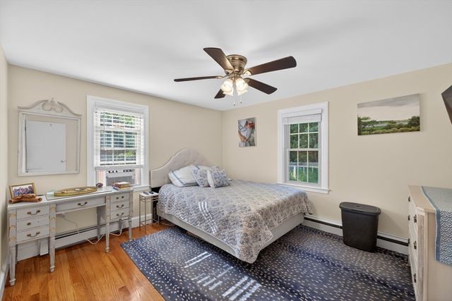 9 Milton Rd, Barrington, RI 02806