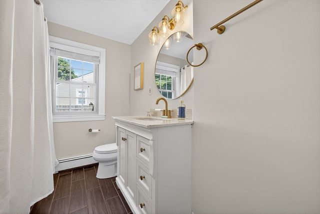 9 Milton Rd, Barrington, RI 02806