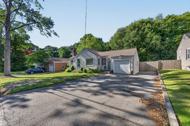9 Milton Rd, Barrington, RI 02806