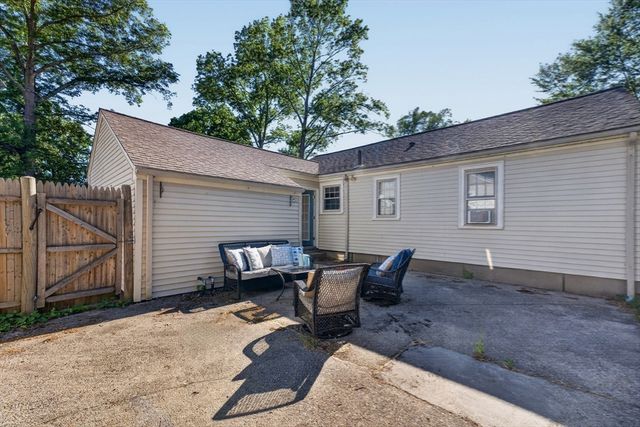 9 Milton Rd, Barrington, RI 02806