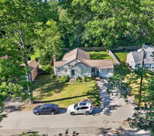 9 Milton Rd, Barrington, RI 02806