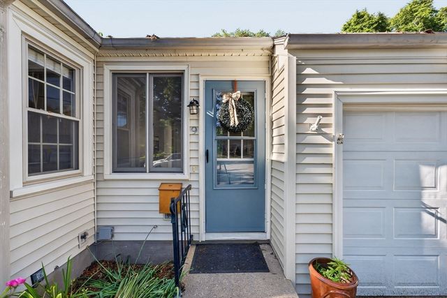 9 Milton Rd, Barrington, RI 02806