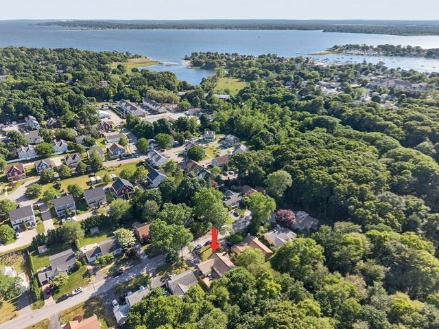 9 Milton Rd, Barrington, RI 02806