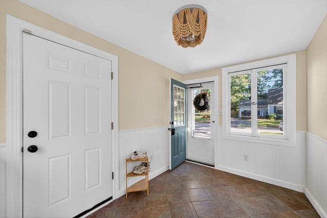 9 Milton Rd, Barrington, RI 02806