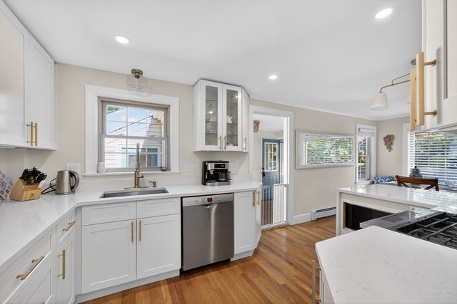 9 Milton Rd, Barrington, RI 02806