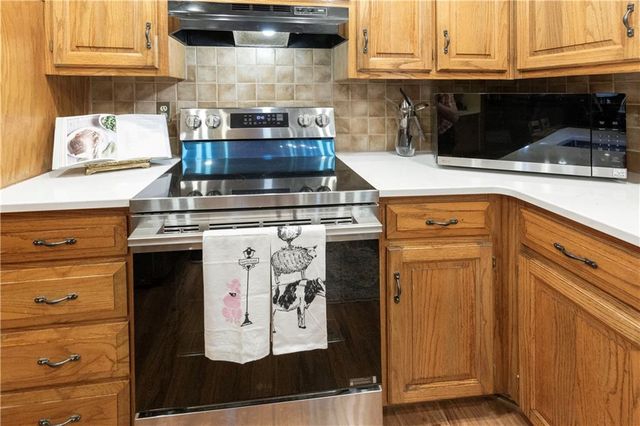 11629 BOND Street, Overland Park, KS 66210