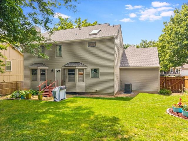 11629 BOND Street, Overland Park, KS 66210