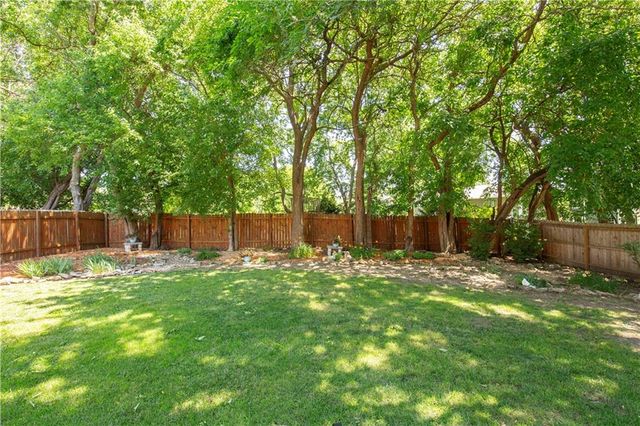 11629 BOND Street, Overland Park, KS 66210