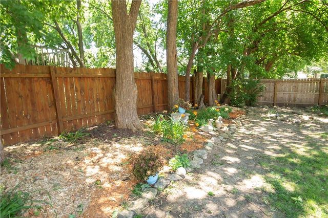 11629 BOND Street, Overland Park, KS 66210
