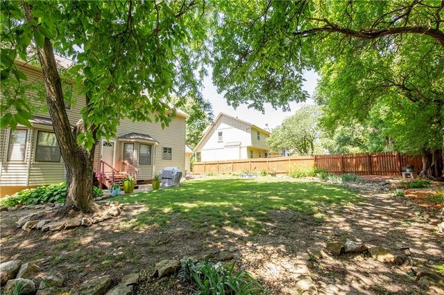 11629 BOND Street, Overland Park, KS 66210