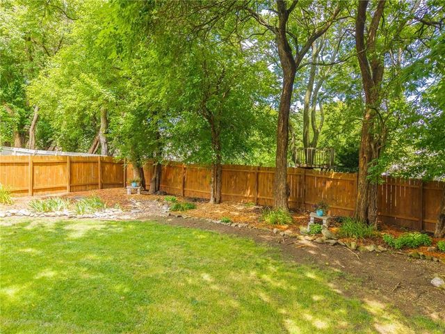 11629 BOND Street, Overland Park, KS 66210