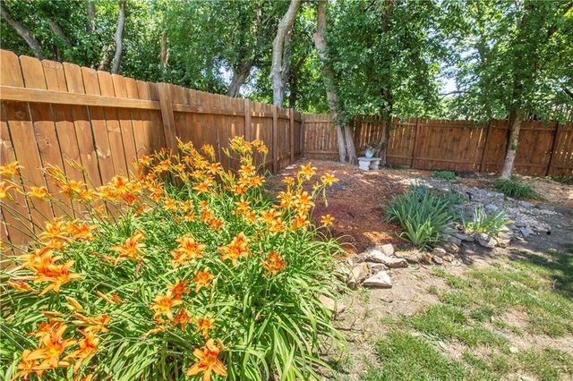11629 BOND Street, Overland Park, KS 66210