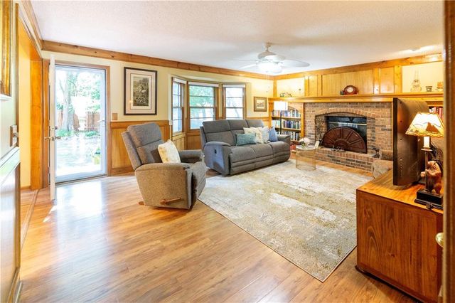 11629 BOND Street, Overland Park, KS 66210