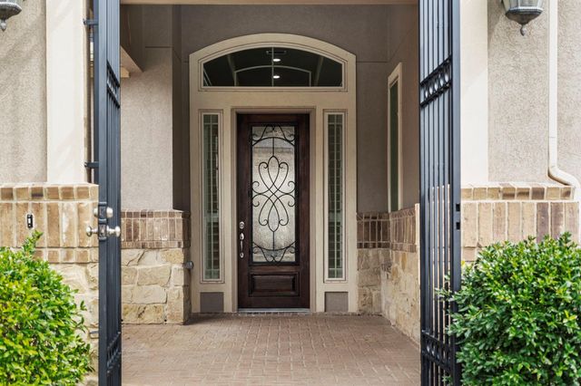 2102 Old Town Drive, Missouri City, TX 77459