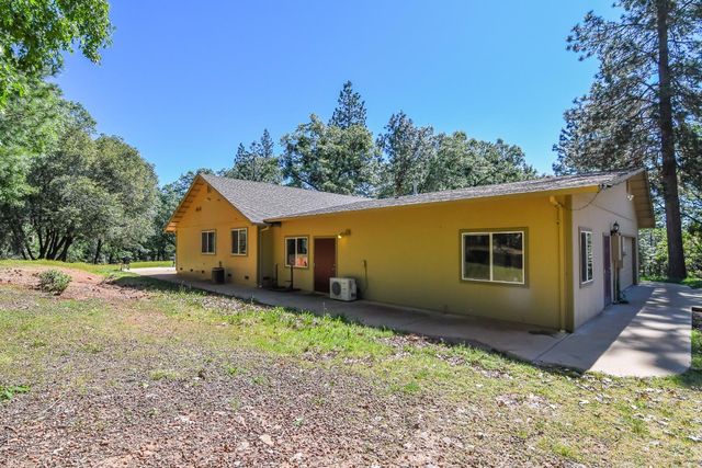2399 Campo Flores Ln, West Point, CA 95255