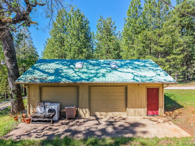 2399 Campo Flores Ln, West Point, CA 95255