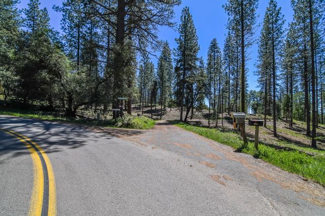 2399 Campo Flores Ln, West Point, CA 95255