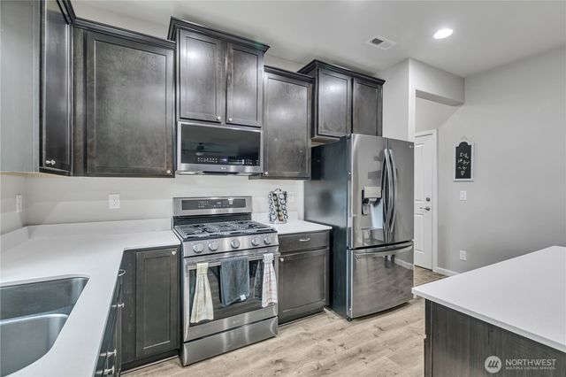 963 Bondgard Avenue, Enumclaw, WA 98022