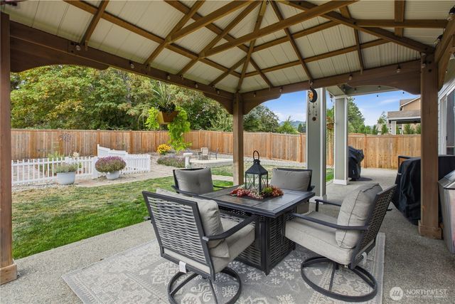 963 Bondgard Avenue, Enumclaw, WA 98022