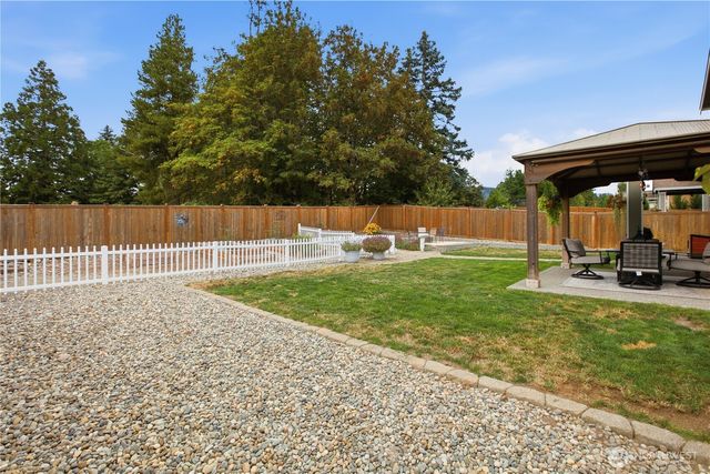 963 Bondgard Avenue, Enumclaw, WA 98022