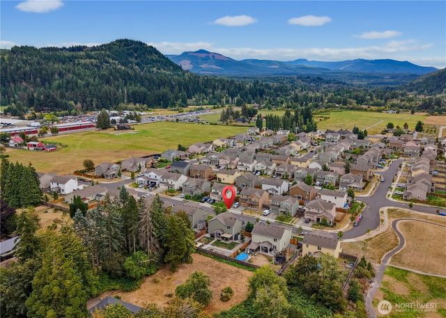 963 Bondgard Avenue, Enumclaw, WA 98022