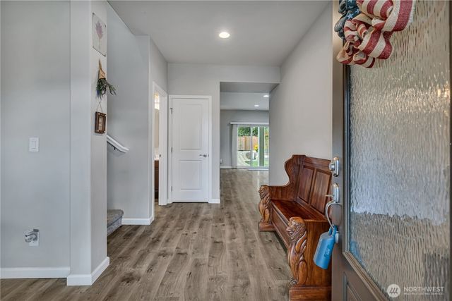 963 Bondgard Avenue, Enumclaw, WA 98022