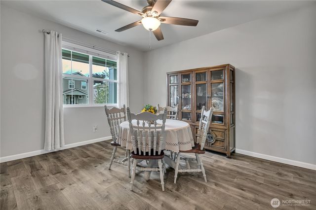 963 Bondgard Avenue, Enumclaw, WA 98022
