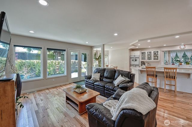 8091 Kispiox Road, Blaine, WA 98230