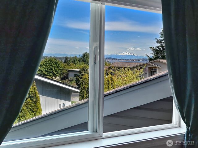 8091 Kispiox Road, Blaine, WA 98230