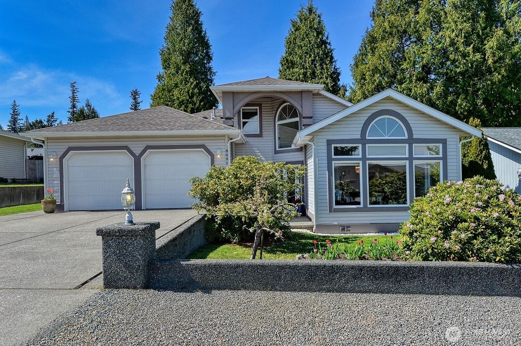 8091 Kispiox Road, Blaine, WA 98230