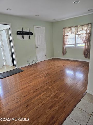 17 Birchwood Drive, Cliffwood, NJ 07735