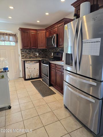 17 Birchwood Drive, Cliffwood, NJ 07735