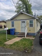 17 Birchwood Drive, Cliffwood, NJ 07735