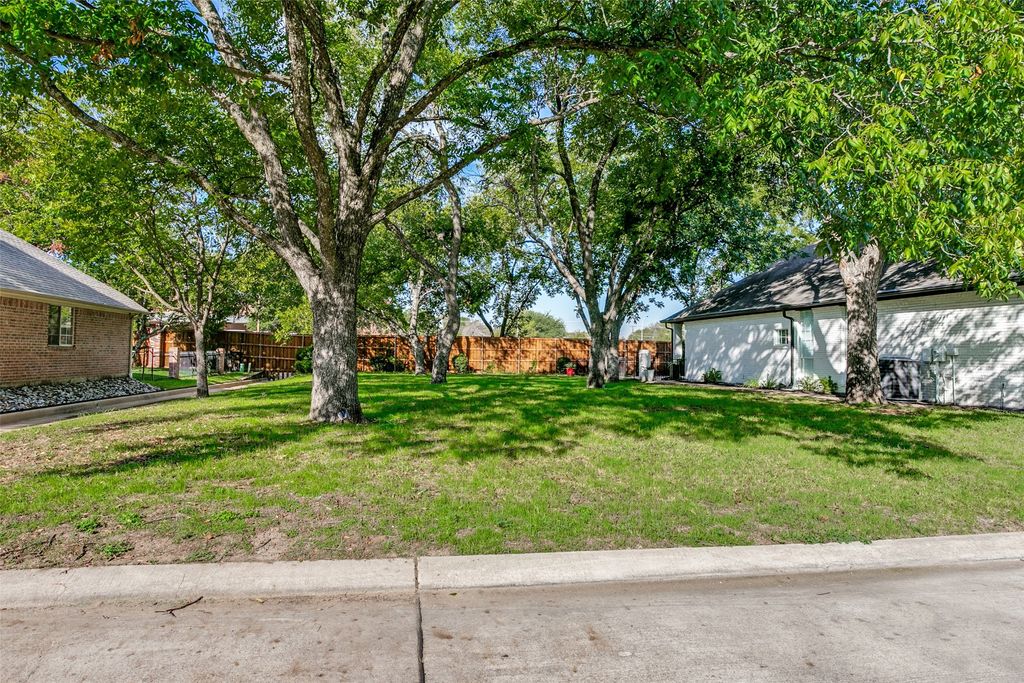 1010 Village Green Court, Arlington, TX 76012 — photo 3