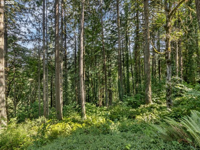 2592 HILLCREST Ct, West Linn, OR 97068