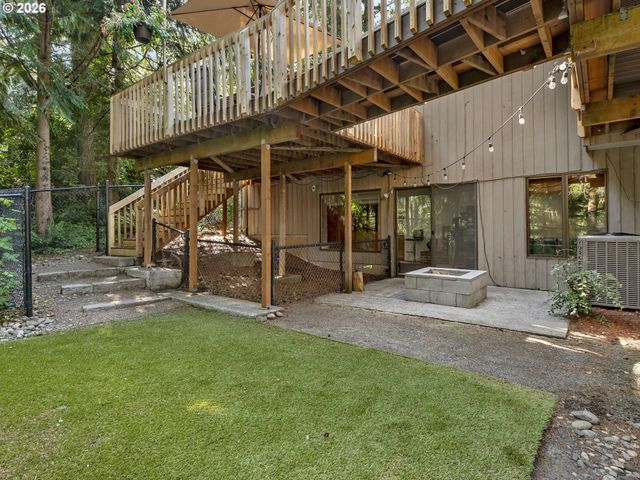 2592 HILLCREST Ct, West Linn, OR 97068