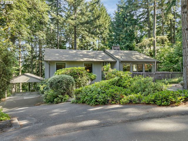 2592 HILLCREST Ct, West Linn, OR 97068
