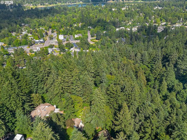 2592 HILLCREST Ct, West Linn, OR 97068