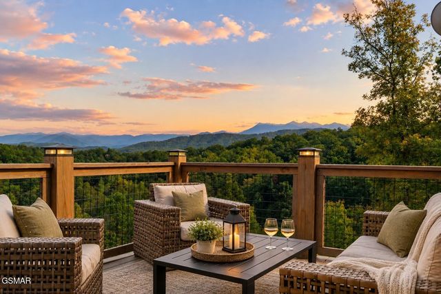 2943 Lightning Strike Drive, Sevierville, TN 37862